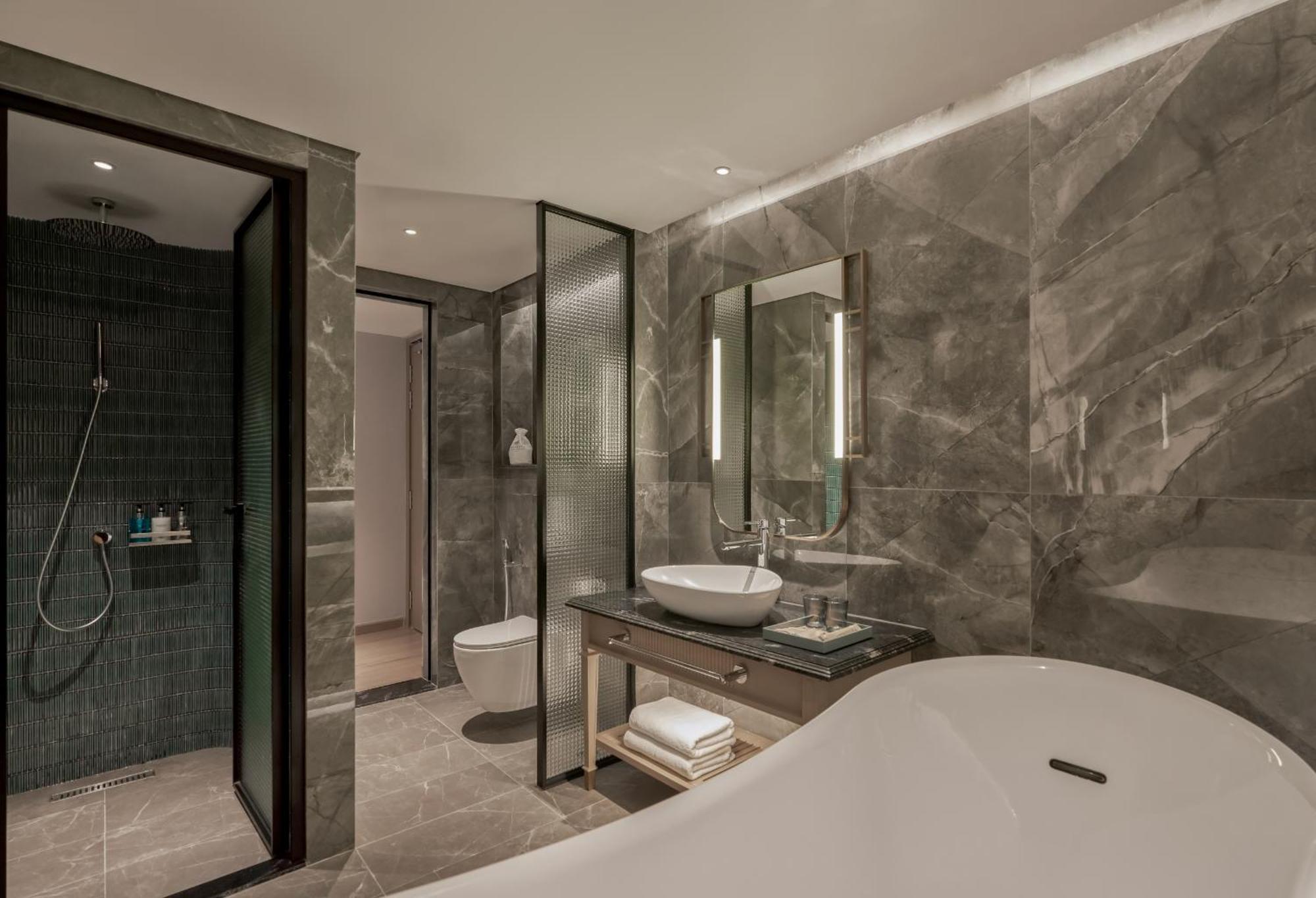 Hotel La Siesta Premium Saigon 5*