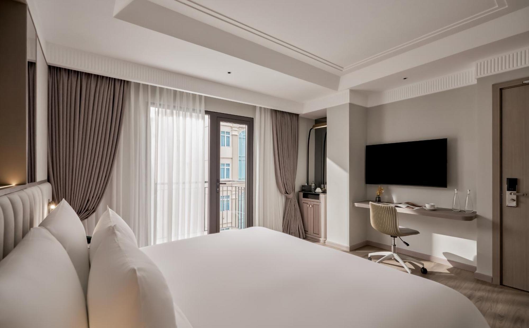 Hotel La Siesta Premium Saigon 5*
