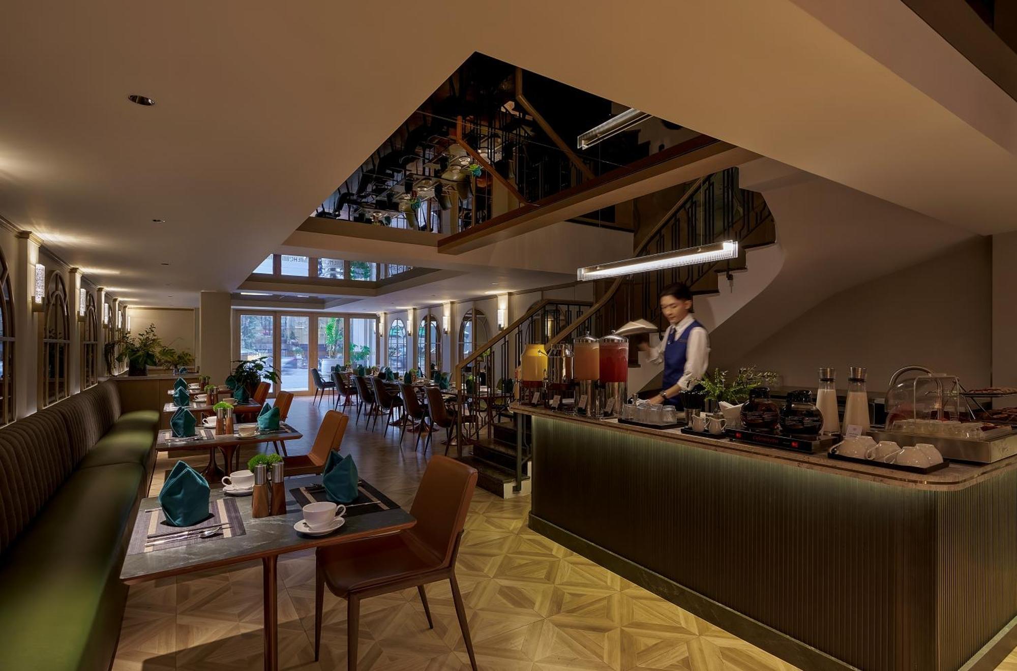 Hotel La Siesta Premium Saigon 5*