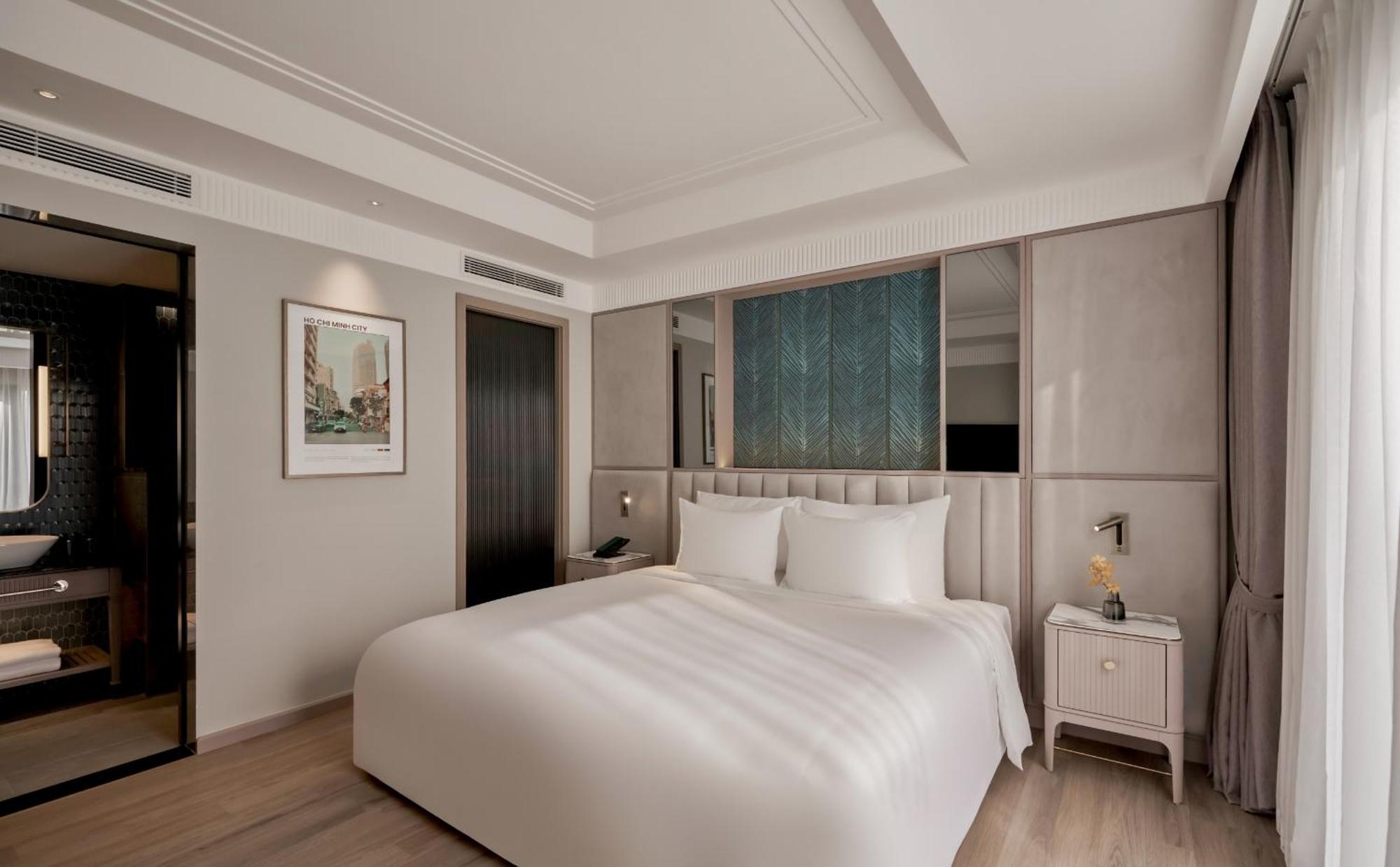 La Siesta Premium Saigon Hotel