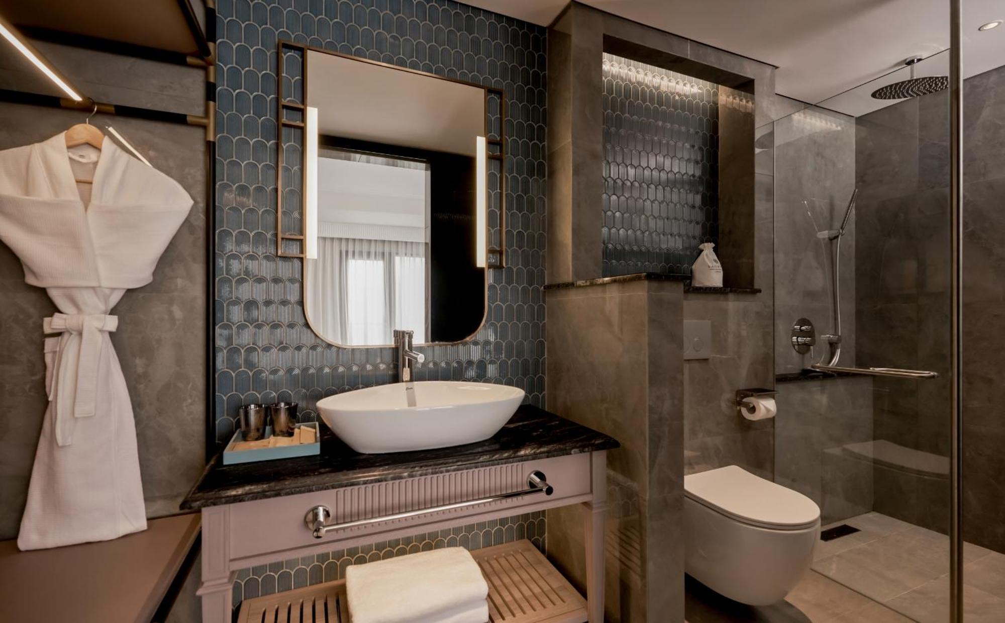 La Siesta Premium Saigon Hotel 5*