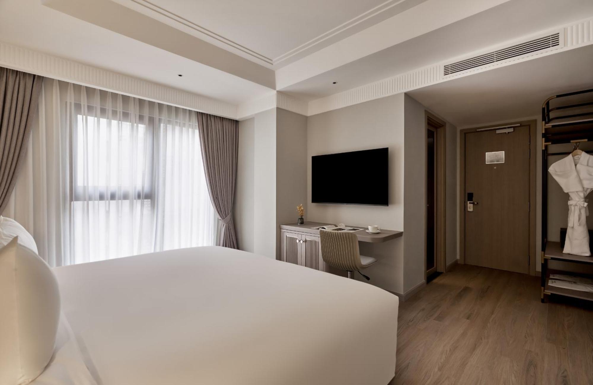 Hotel La Siesta Premium Saigon Ho Chi Minh City