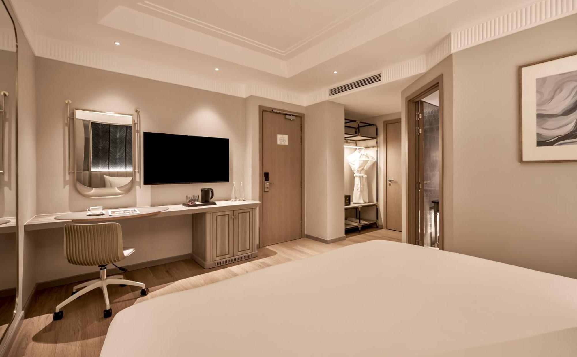 Hotel La Siesta Premium Saigon Ho Chi Minh City